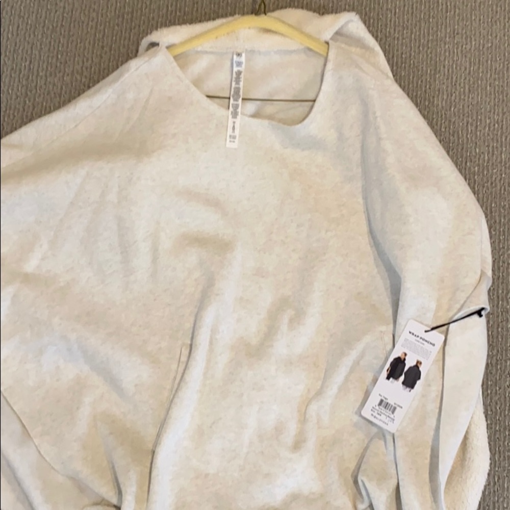 Ali yoga wrap poncho